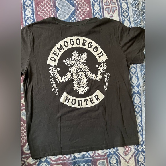 Netflix Stranger Things Tee - Picture 2 of 4